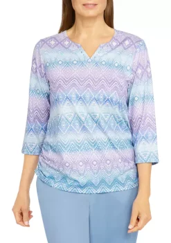 Hot Sale 🤩 Alfred Dunner 👩 Women's Victoria Falls Split Neck 👚 Shirttail Hem 3/4 Sleeve Print Top 💯
